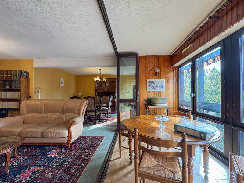 Appartement - 100 m² - 5 pièces