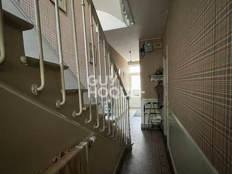 Maison - 189 m² - 7 pièces