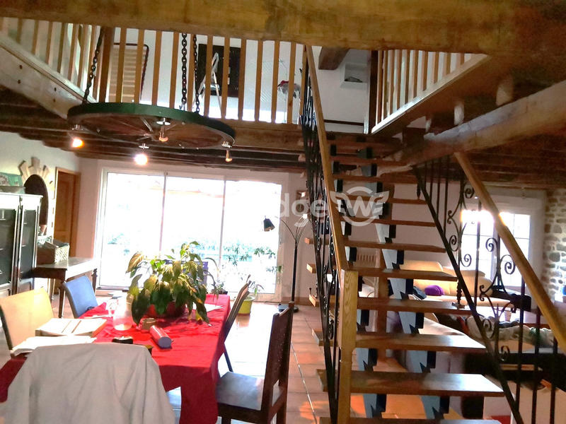 Maison - 283 m² - 9 pièces