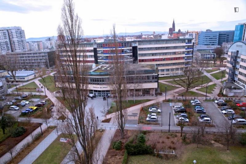 Chambre - 13 m² - 4 pièces