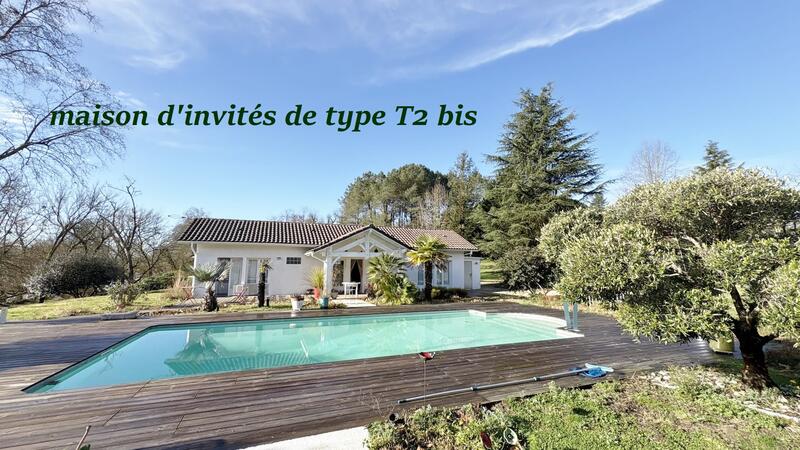 Maison - 280 m² - 7 pièces