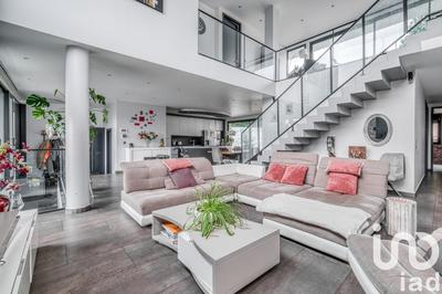 Maison de maîtres - 205 m² - 7 pièces