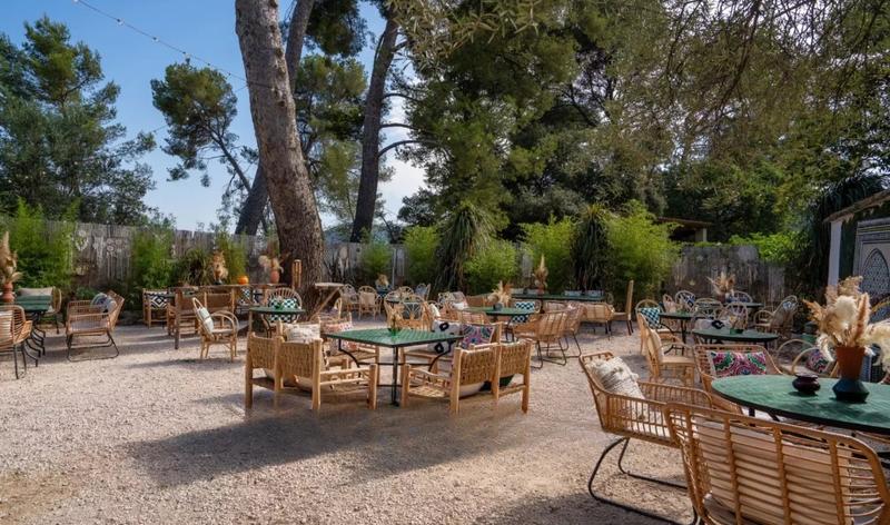 Bastide - 650 m² - 15 pièces