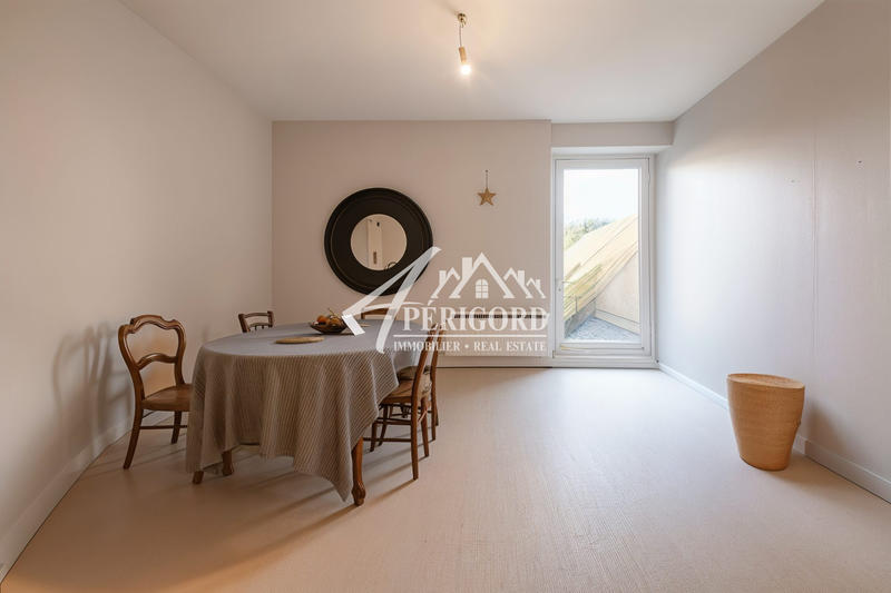 Maison - 288 m² - 8 pièces