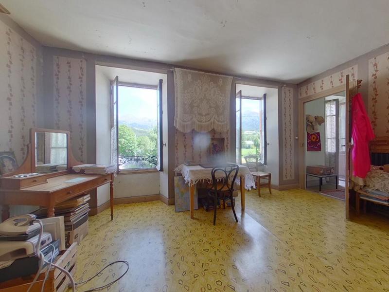 Maison - 255 m² - 5 pièces