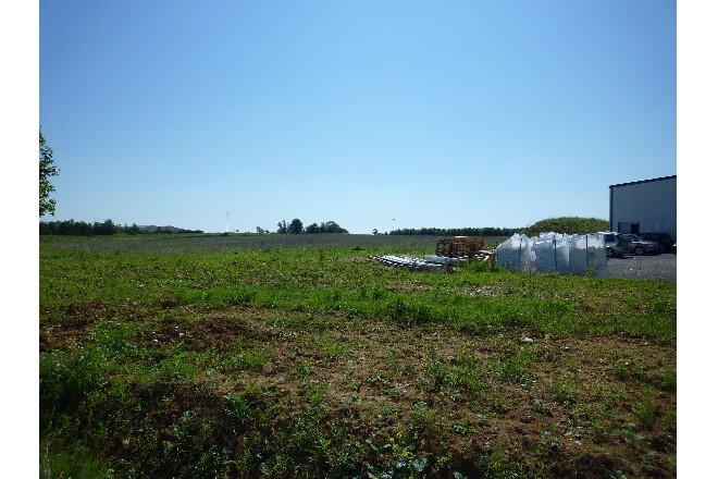 Terrain - 94 891 m²