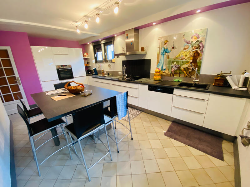 Maison - 234 m² - 7 pièces