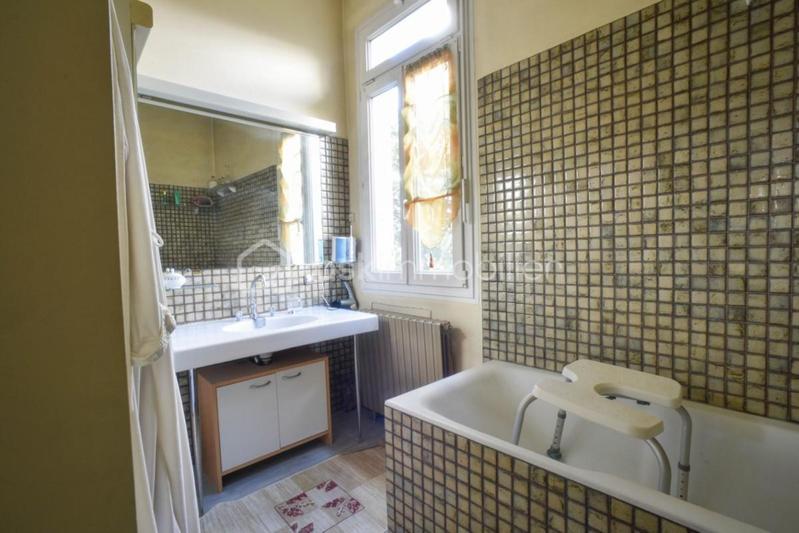 Maison - 214 m² - 8 pièces