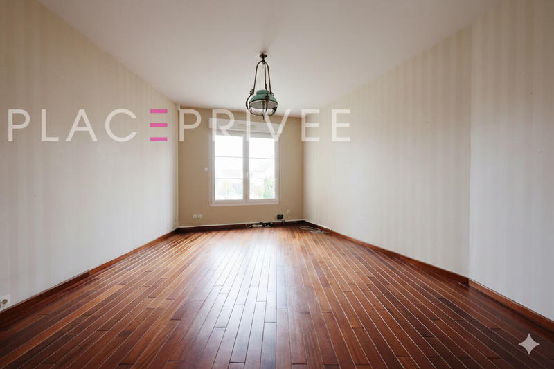 Maison - 200 m² - 8 pièces