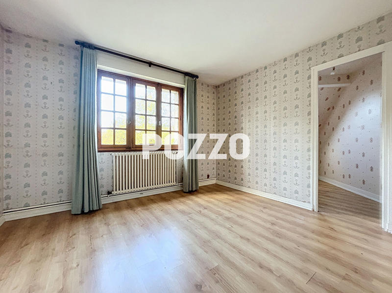 Maison - 250 m² - 9 pièces