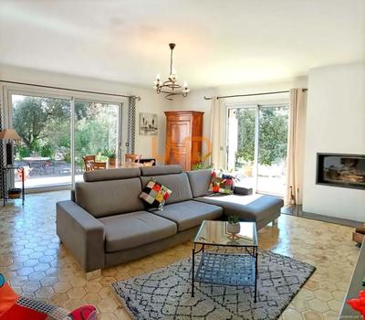 Propriété - 165 m² - 6 pièces