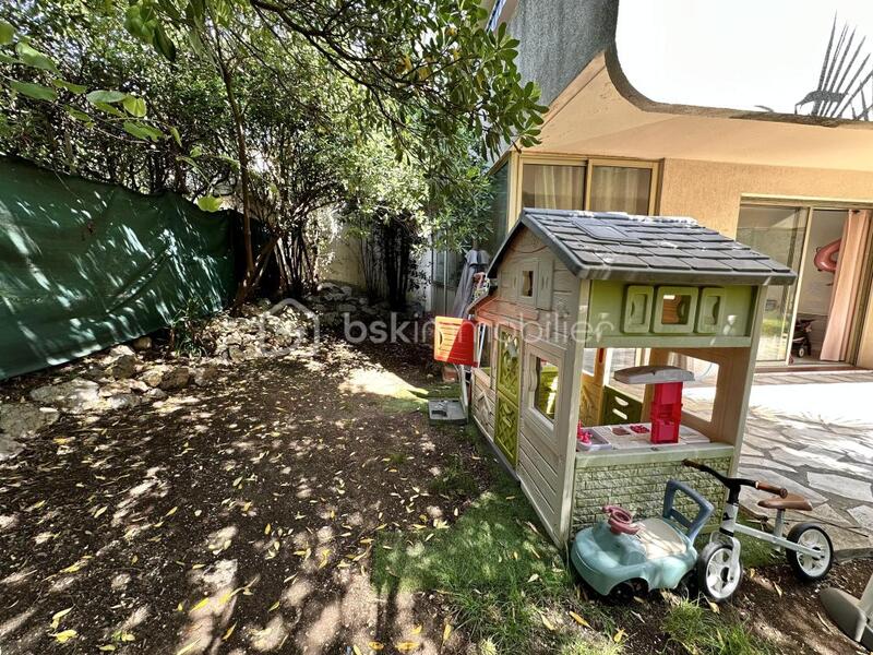 Appartement - 99 m² - 5 pièces