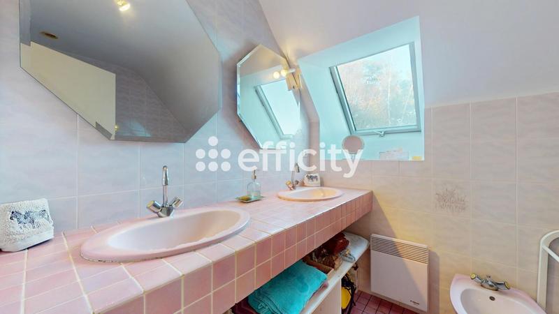 Maison traditionnelle - 132 m² - 7 pièces