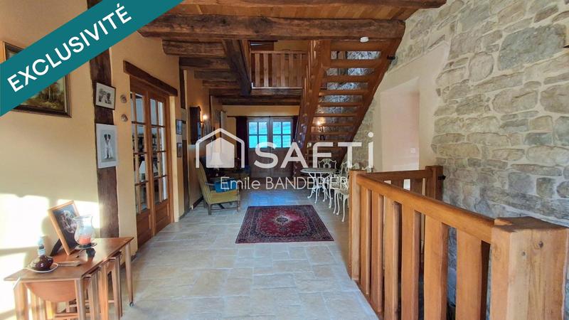 Maison - 234 m² - 6 pièces