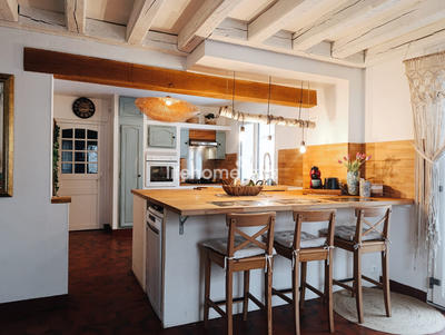 Maison - 323 m² - 8 pièces