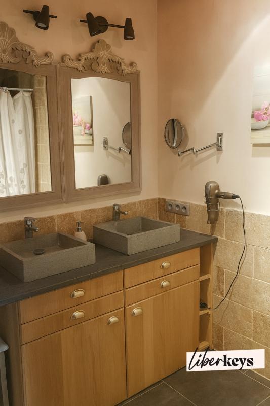 Propriété - 290 m² - 13 pièces