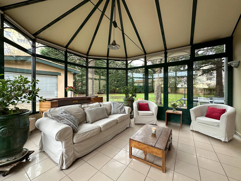 Maison - 317 m² - 10 pièces