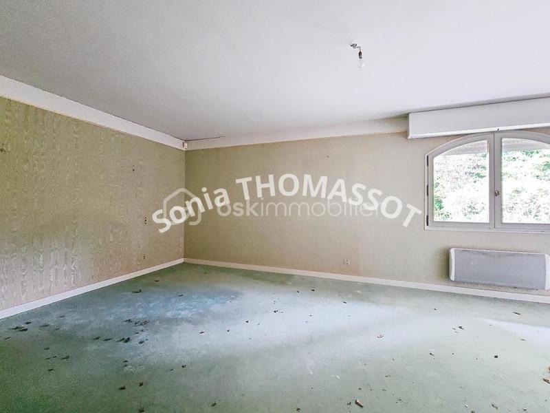 Maison - 200 m² - 8 pièces