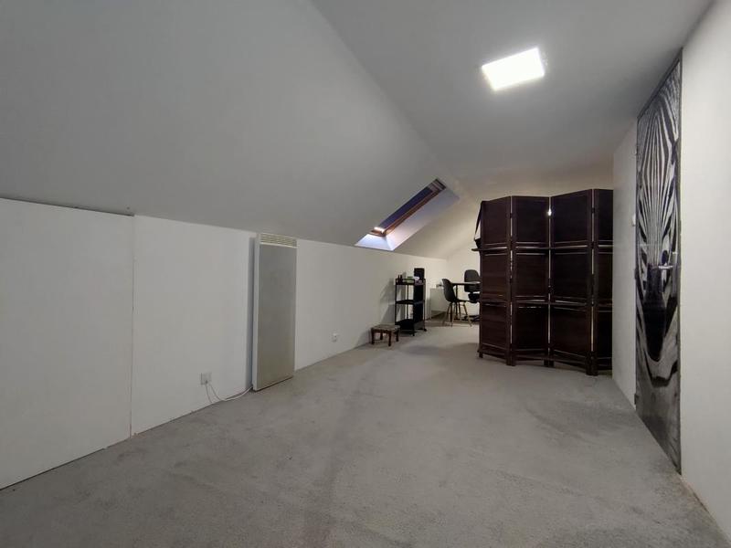 Maison - 216 m² - 10 pièces