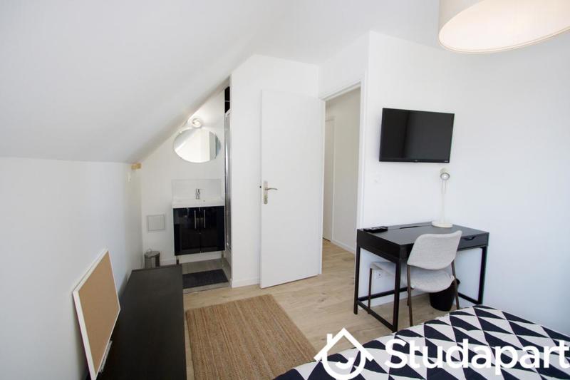 Chambre - 10 m² - 1 pièce