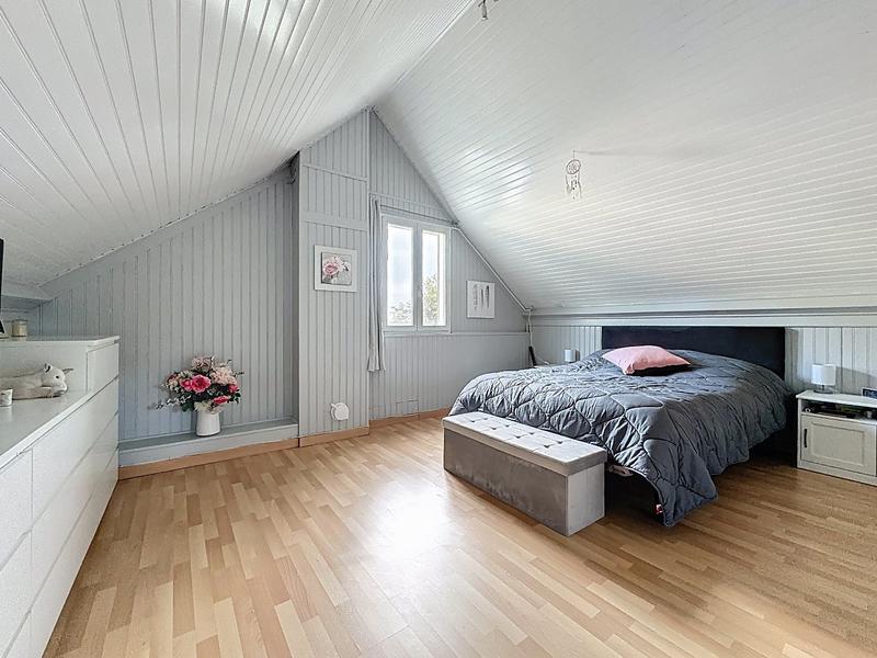 Maison - 166 m² - 8 pièces