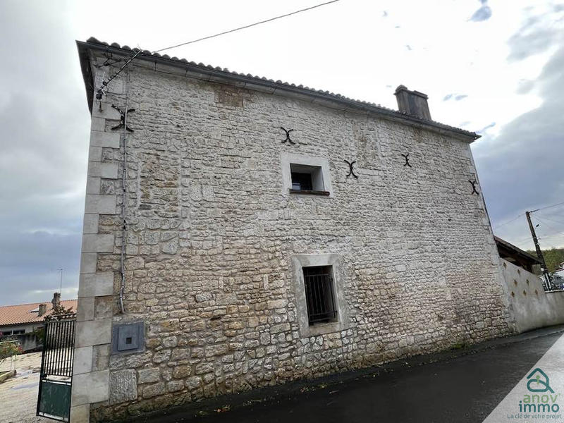 Maison en pierre - 105 m² - 4 pièces