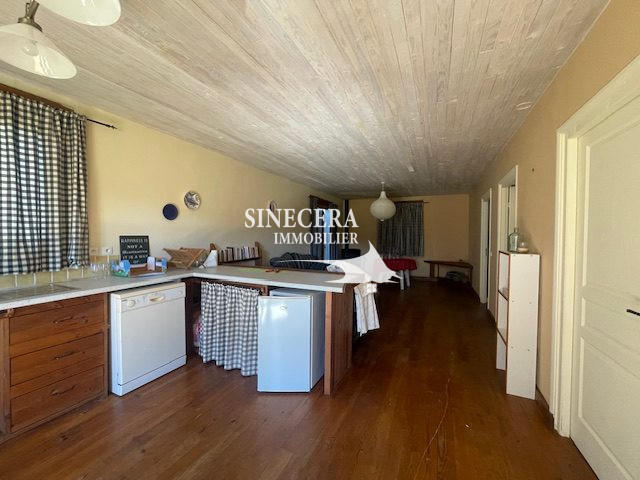 Maison - 340 m² - 5 pièces