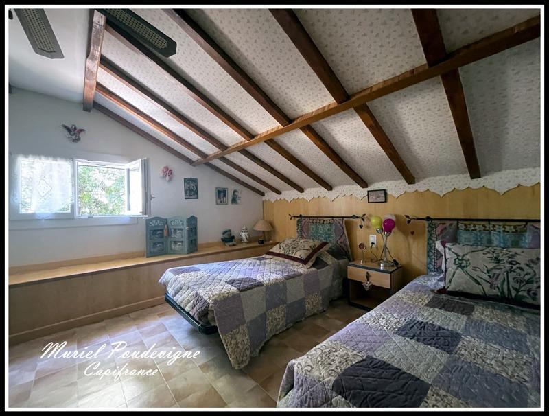 Maison - 212 m² - 8 pièces