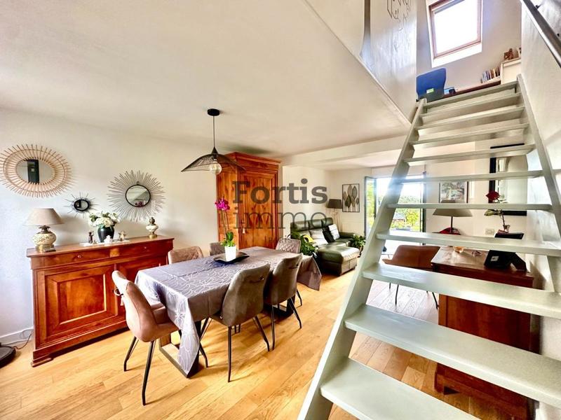 Maison - 105 m² - 5 pièces