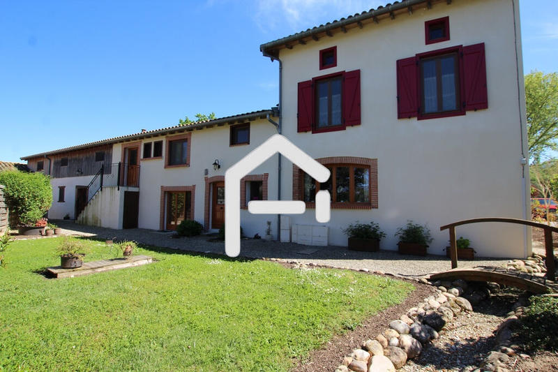 Corps de ferme - 375 m² - 11 pièces