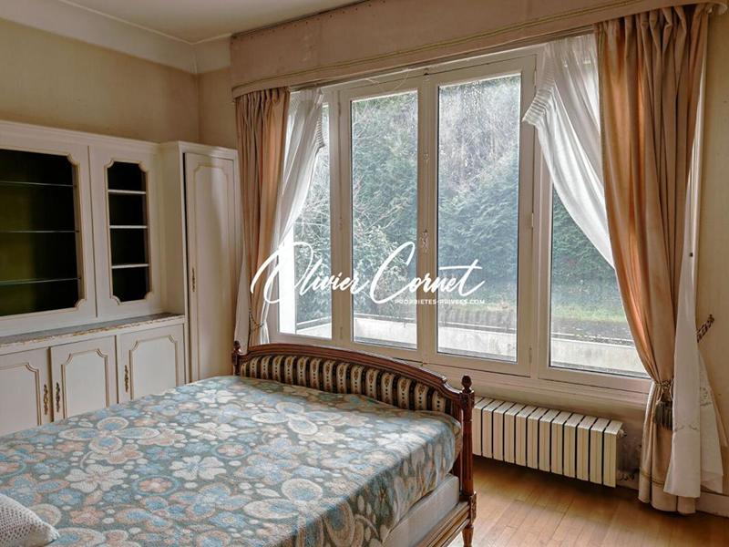 Maison - 230 m² - 7 pièces