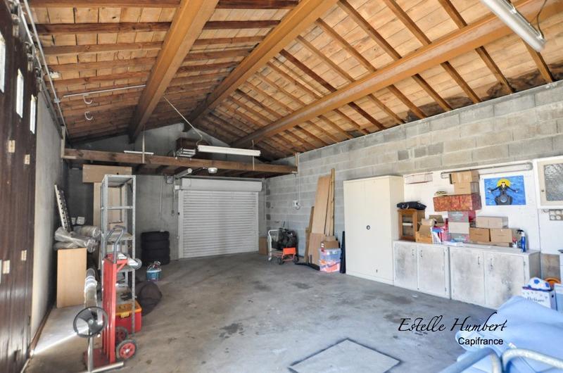 Maison - 205 m² - 10 pièces