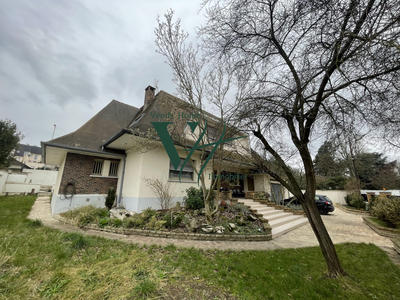 Villa - 302 m² - 10 pièces