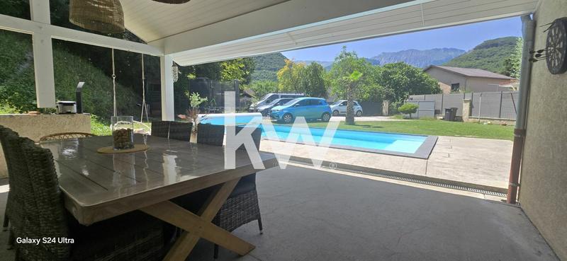 Maison - 159 m² - 5 pièces