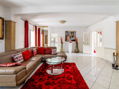 Maison - 232 m² - 12 pièces
