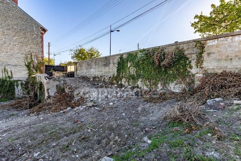 Terrain constructible - 850 m²