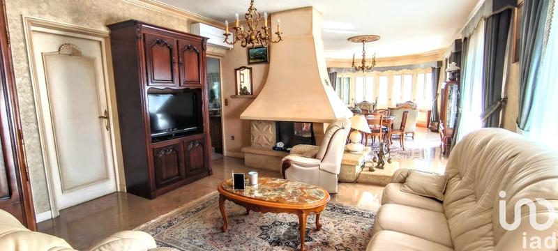 Maison - 183 m² - 7 pièces