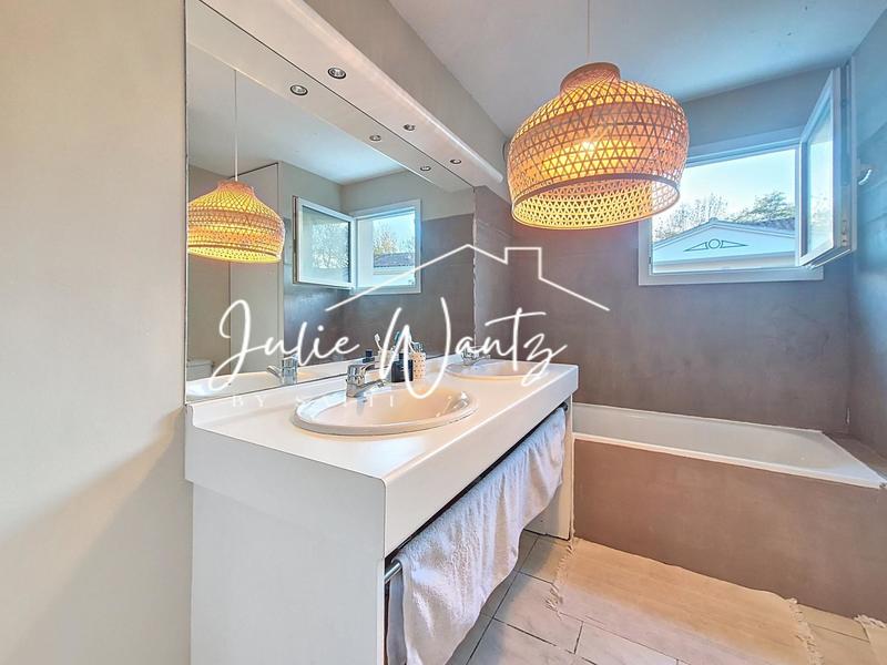 Maison - 85 m² - 4 pièces