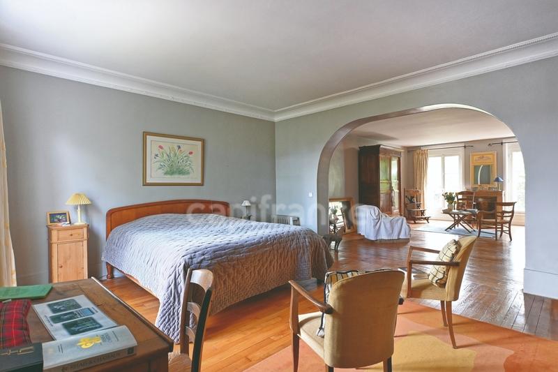 Propriété - 380 m² - 15 pièces