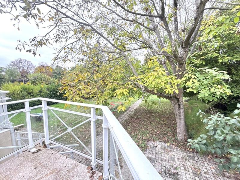 Pavillon - 120 m² - 6 pièces