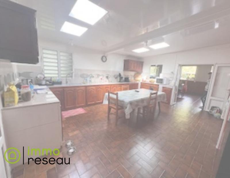 Maison - 268 m² - 9 pièces