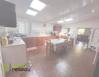 Maison - 268 m² - 9 pièces