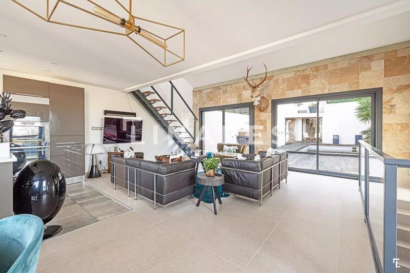 Villa - 160 m² - 4 pièces