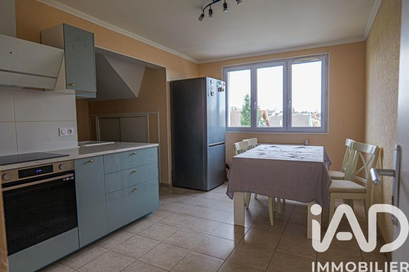 Maison - 240 m² - 8 pièces