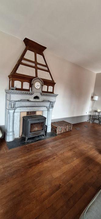 Maison - 1 500 m² - 40 pièces