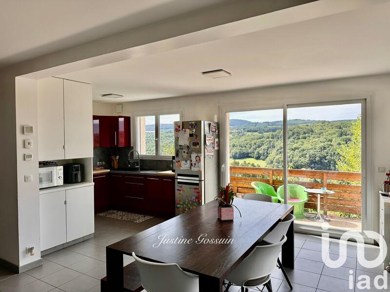 Maison - 103 m² - 4 pièces