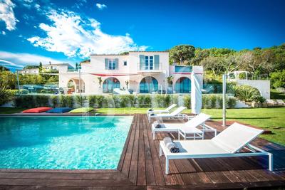 Propriété - 650 m² - 15 pièces