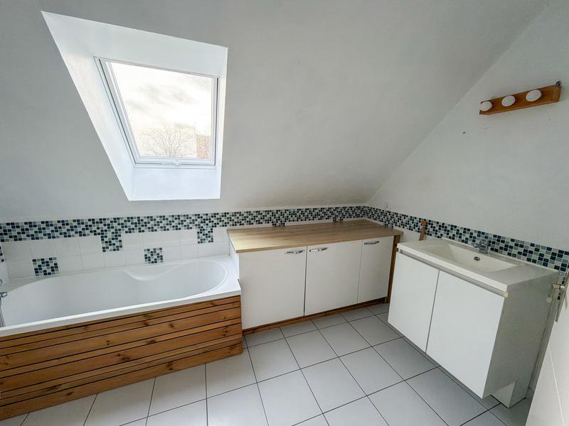 Maison - 140 m² - 6 pièces