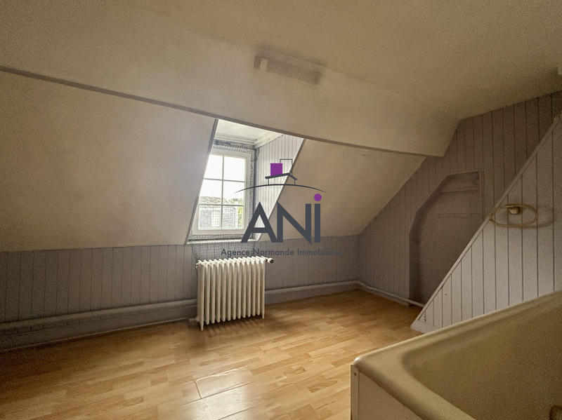 Maison - 270 m² - 11 pièces