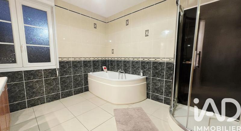 Maison - 153 m² - 7 pièces